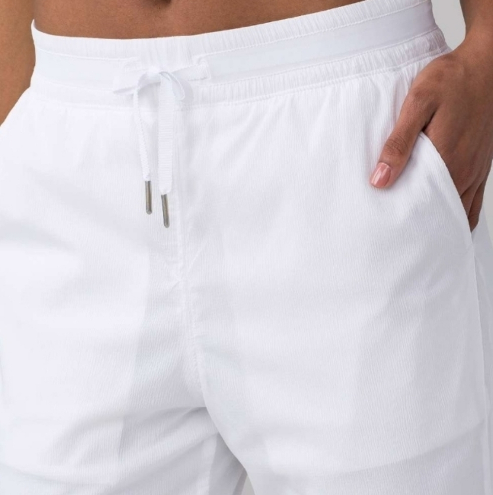 Lululemon In-Depth Joggers - Picture 4 of 10